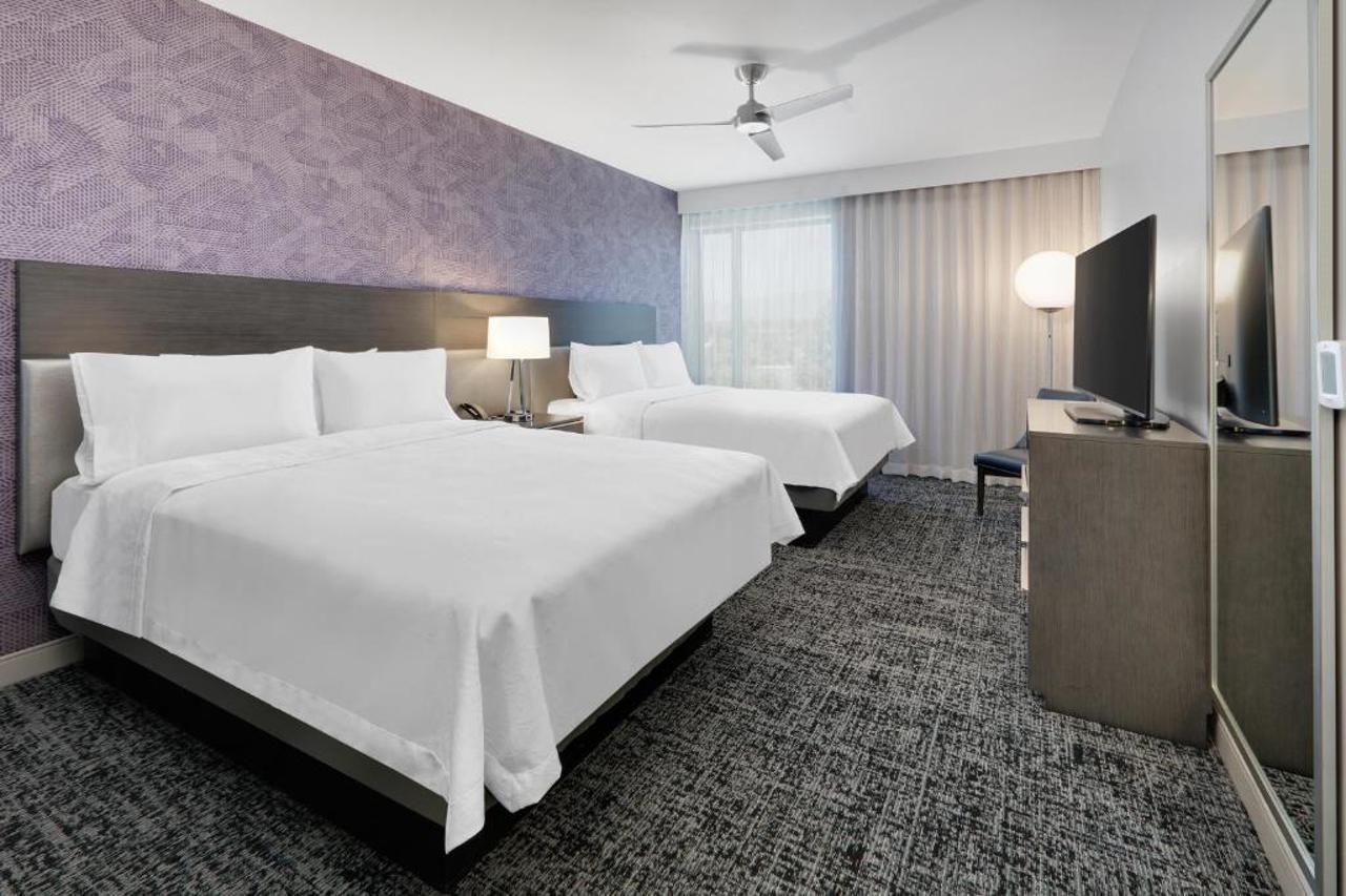 Luxe Grand Hotel Apartments Sharjah Exteriör bild A guest room at the Hilton Garden Inn in San Francisco