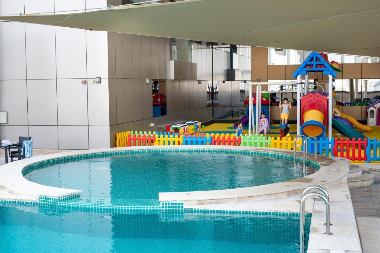 Luxe Grand Hotel Apartments Sharjah Exteriör bild Swimming pool