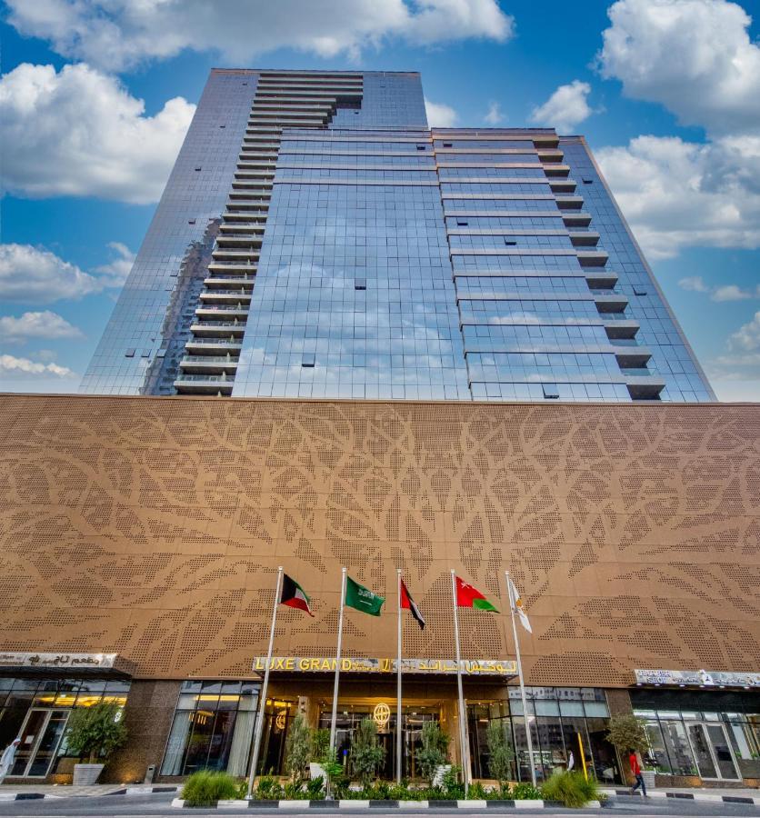 Luxe Grand Hotel Apartments Sharjah Exteriör bild The Grand Hotel